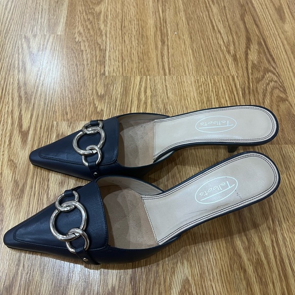 Blue pointed heel toe slip on - Picture 2 of 7